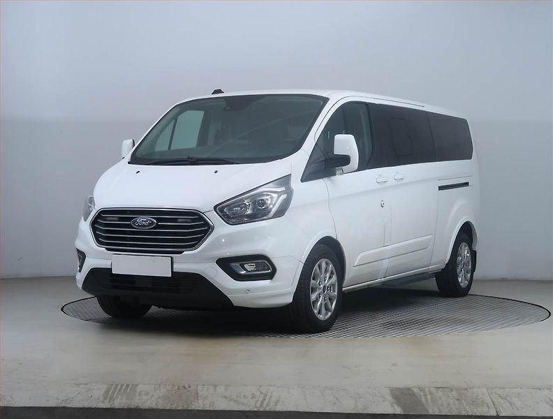 Ford Tourneo Custom (2022) Titanium 2.0 EcoBlue mHEV, ČR - fotka 2 z 15