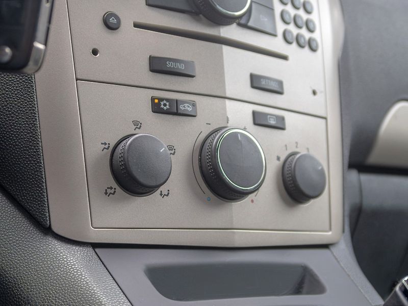 Opel Zafira (2008) 1.9D 88KW - 7 sedadel - fotka 23 z 40