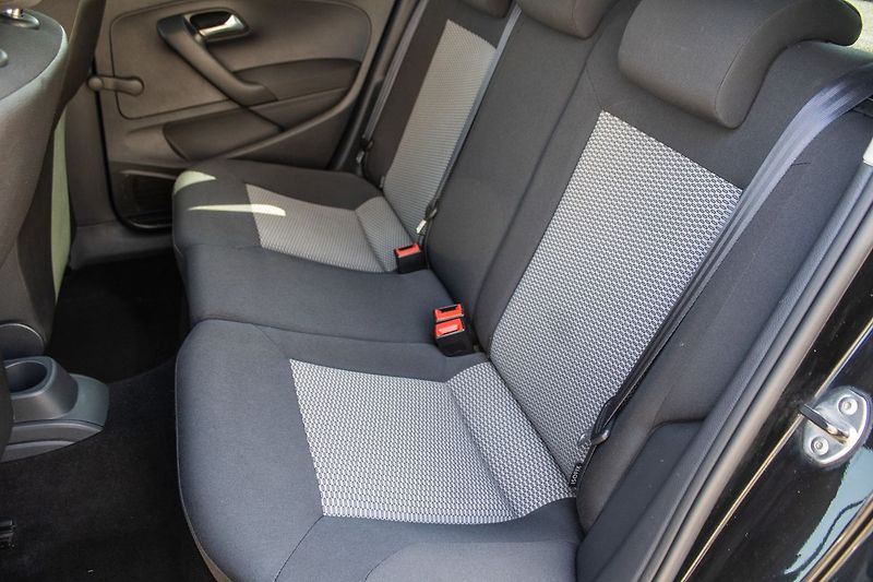 Volkswagen Polo 2012 44kW MT/5 - fotka 16 z 17
