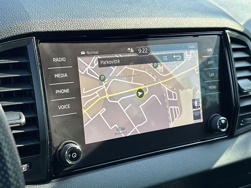 Škoda Karoq (2023) 1.5 TSI DSG Sportline - fotka 12 z 36