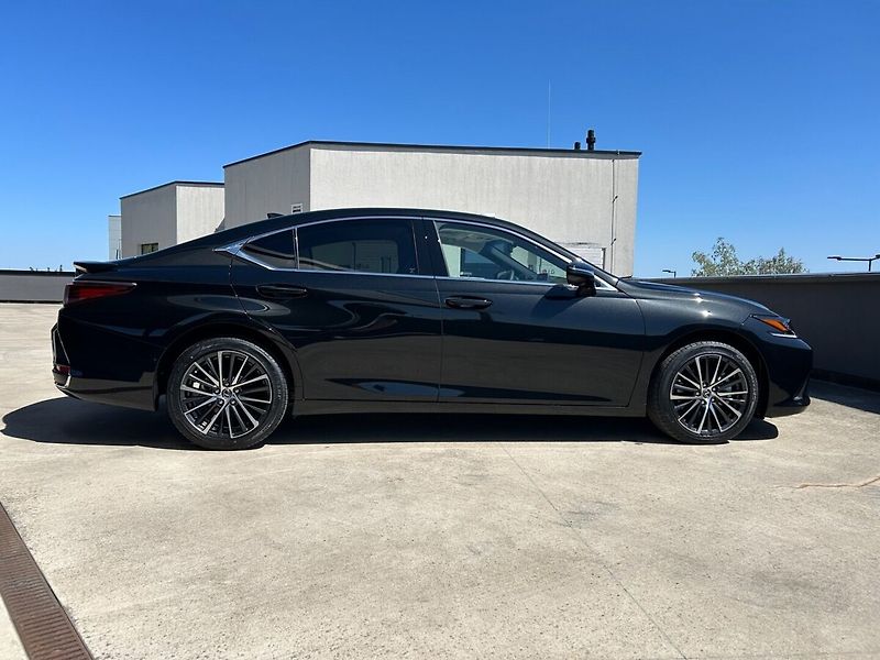 Lexus ES 300h 300h 2.5 HEV PRESTIGE TOP - fotka 6 z 15