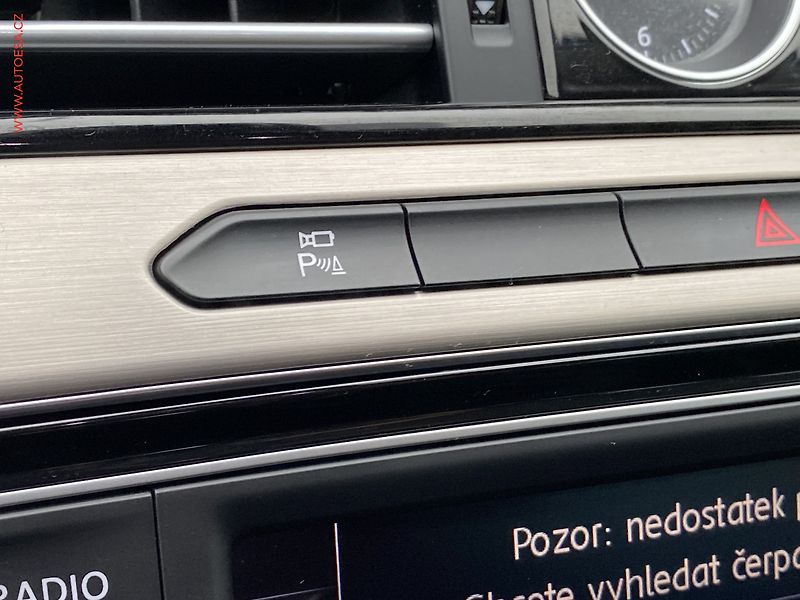Volkswagen Passat (2016) 2.0BiTDi 4x4, ČR, Highline - fotka 17 z 21