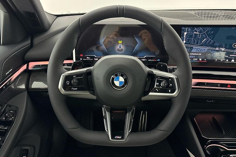 BMW Řada 5 540d xDrive Touring - fotka 9 z 26