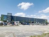 Nedaleko Poděbrad začíná fungovat největší autosalon ojetých aut v Evropě