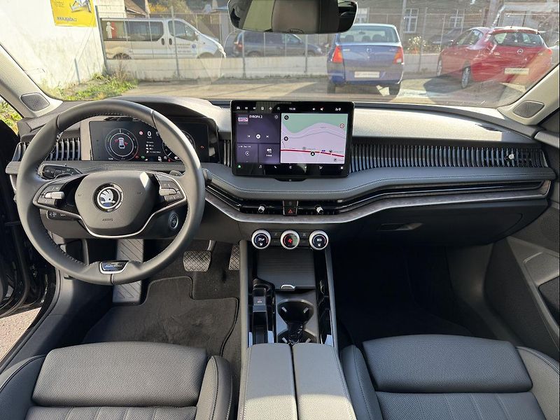 Škoda Superb (2024) Combi L&K iV 1,5 TSI DSG  - fotka 9 z 15