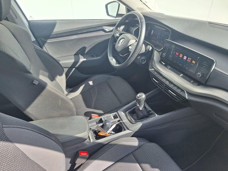 Škoda Octavia (2023) Combi / 1.5TSI / 110kW / 6MP / - fotka 20 z 30