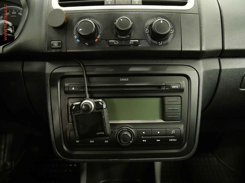 Škoda Fabia (2008) 1.4 16V, ČR, Sport, TZ - fotka 13 z 18