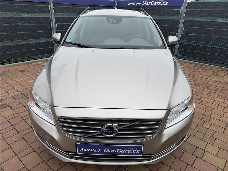 Volvo V70 2.0 D4 Momentum - fotka 2 z 23