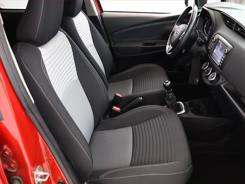 Toyota Yaris (2018) 1.5 Dual VVT-i, ČR,1.maj - fotka 7 z 17