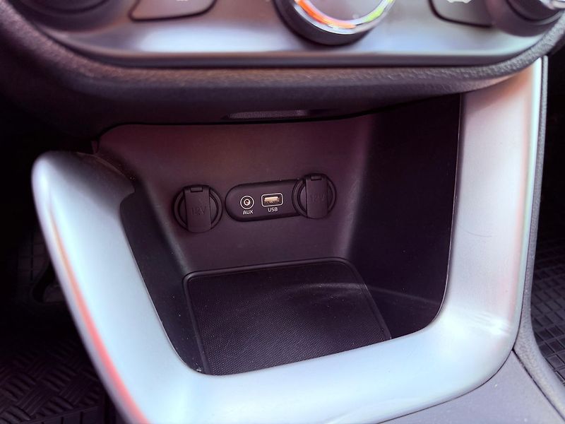 Kia Ceed 1.4 Comfort, ČR, 1.Maj, Servis - fotka 21 z 26
