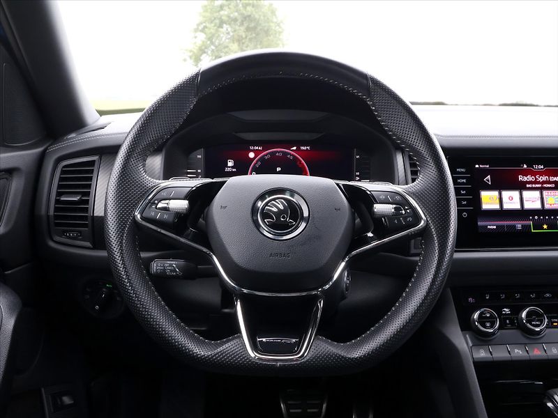 Škoda Kodiaq 2,0 TDI DSG 4x4 Sportline DPH - fotka 18 z 40