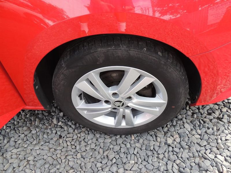 Škoda Fabia (2020) 1.0,Combi,Style,1.majČR,tažné - fotka 18 z 24