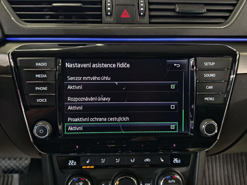 Škoda Superb 2.0 TDi 140kW 4x4 DSG STYLE - fotka 18 z 25