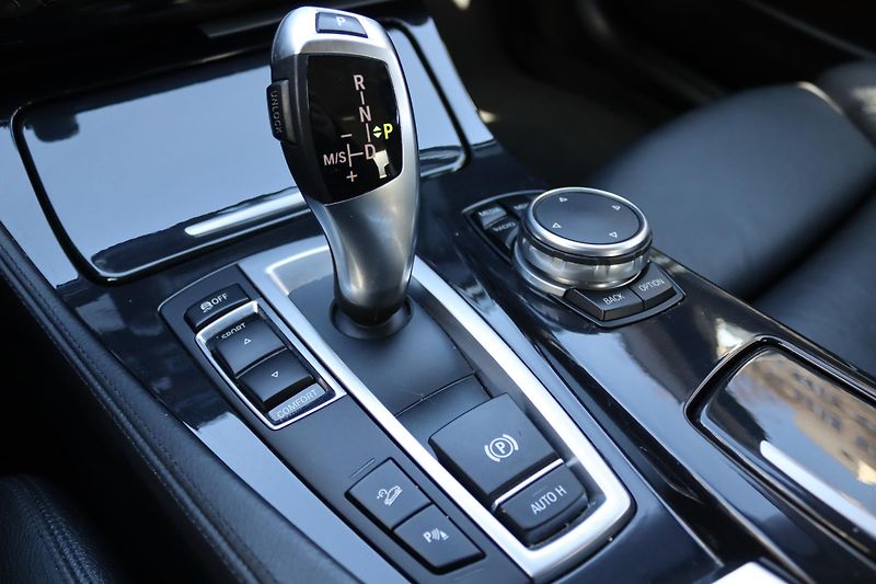 BMW Řada 5 530D XDRIVE F10 190kW - fotka 35 z 50