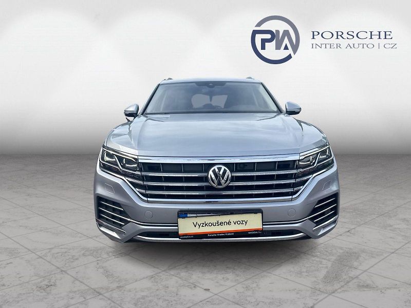 Volkswagen Touareg Elegance 3.0TDi 210kW A8 4x4 - fotka 4 z 27