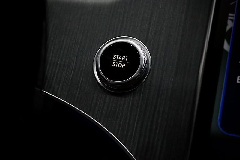 Mercedes-Benz EQS 450 4Matic AMG Line - fotka 30 z 36