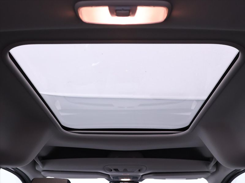 Ford Tourneo Connect 1,5 TDCI Titanium CZ Panorama - fotka 30 z 38