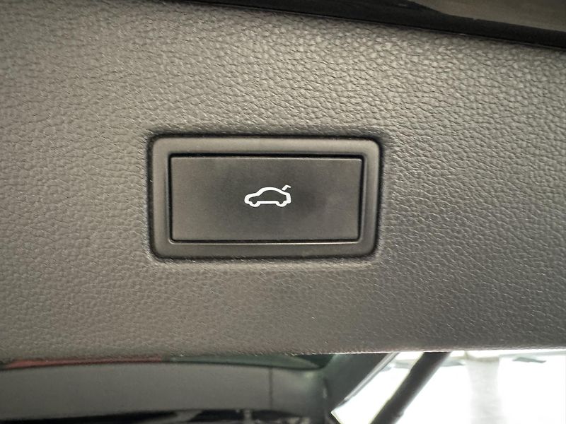 Volkswagen Tiguan (2021) 2,0TSi 4M R-LINE LED NAVI  - fotka 20 z 33