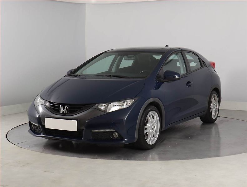 Honda Civic (2013) 1.8 i-VTEC, Serv.kniha, Navi - fotka 2 z 19