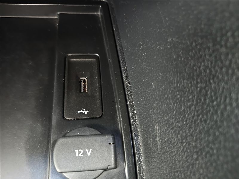 Volkswagen Caddy 2,0 TDi 75KW TREND TZ STK DPH - fotka 22 z 46