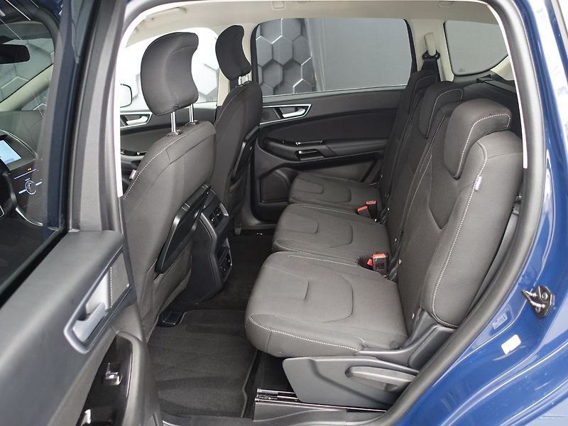Ford S-MAX 140 kW, Titanium, REZERVOVÁNO - fotka 29 z 44