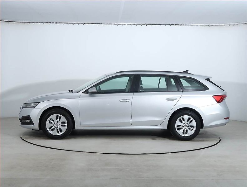 Škoda Octavia (2022) Ambition 2.0 TDI, ČR,1.maj - fotka 3 z 19