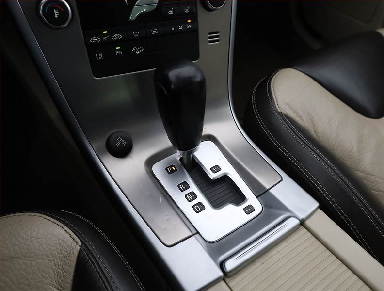 Volvo XC60 (2010) D5 Polestar, 4X4, Automat - fotka 12 z 17
