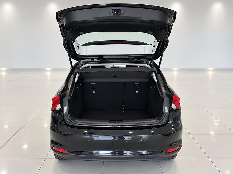 Fiat Tipo (2016) - fotka 13 z 23