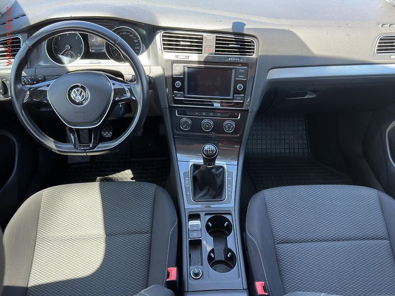 Volkswagen Golf (2019) 1.6 TDi, AC, temp - fotka 8 z 16