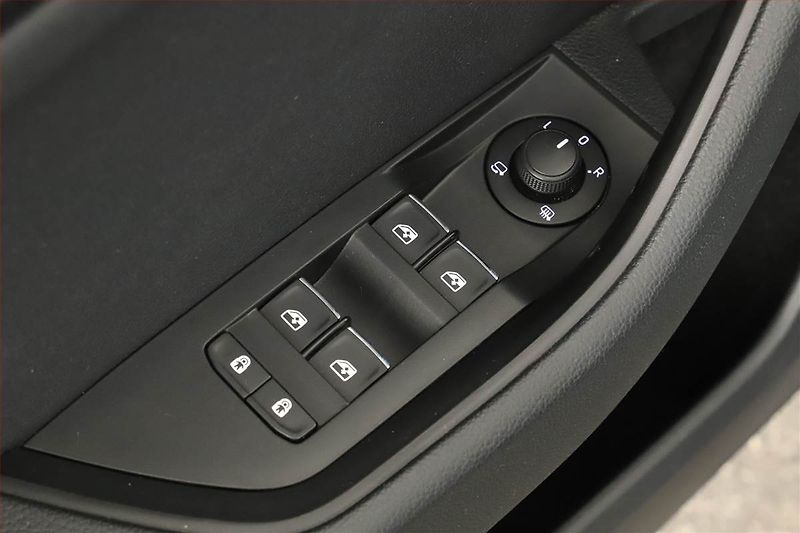 Škoda Superb (2018) Laurin&Klement 2.0 TDI 4x4 - fotka 10 z 18