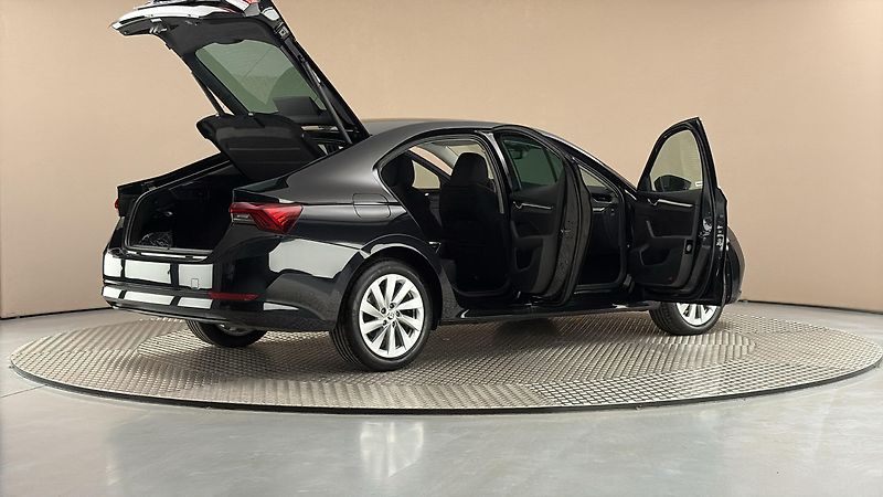 Škoda Octavia 2.0 TDI Style - fotka 6 z 29