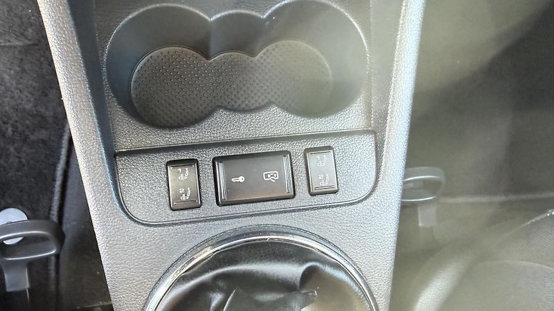 Škoda Fabia 1.2TSi*63kW*SPORT*78TKM*1.MAJ* - fotka 16 z 25