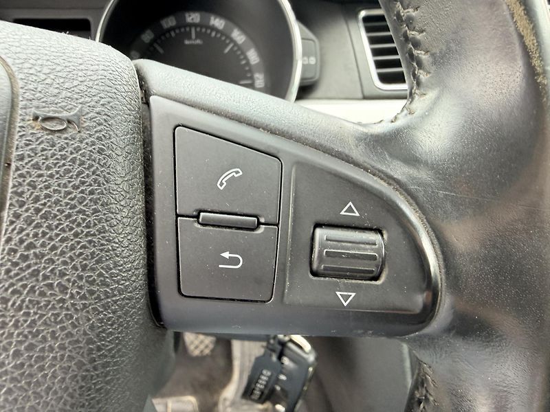 Škoda Superb 2.0 TDi 103kw  - fotka 17 z 29