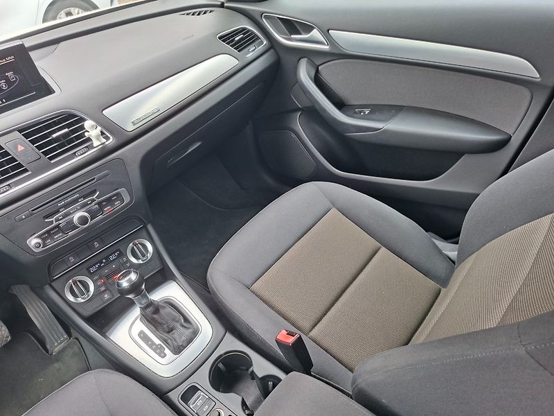 Audi Q3 (2012) 2.0TDI 130kW QUATTRO-S-TRONIC - fotka 14 z 39