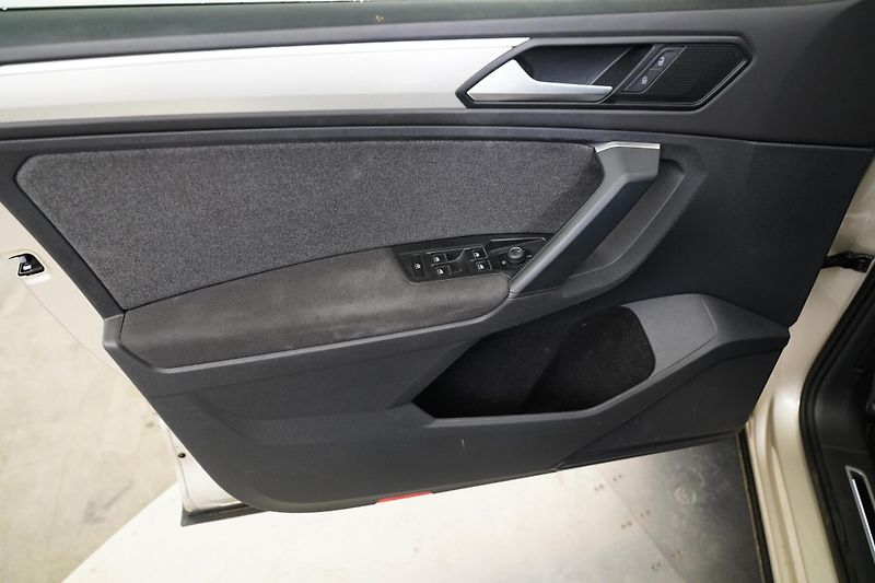 Volkswagen Tiguan - fotka 12 z 30