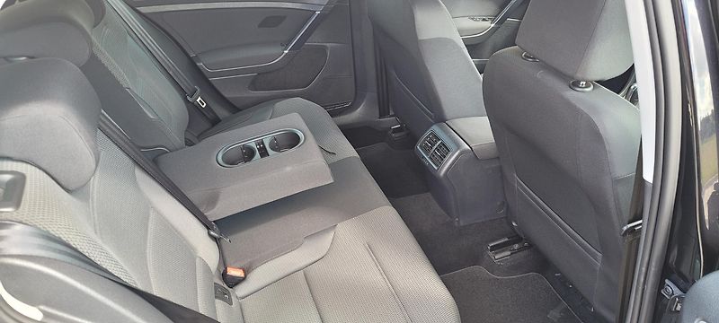 Volkswagen Golf (2014) 1,2TSi 77kW benzín DSG Comfort - fotka 13 z 38