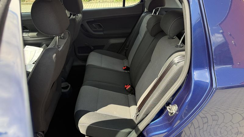 Škoda Fabia 1.2TSi*63kW*SPORT*78TKM*1.MAJ* - fotka 10 z 24