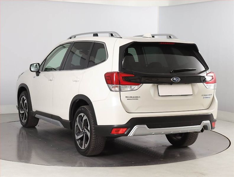 Subaru Forester (2023) 2.0 e-Boxer MHEV - fotka 4 z 29