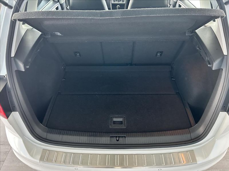Volkswagen Golf Sportsvan 1,6   TDI 81kW,SERVISKA,WEBAST - fotka 24 z 25
