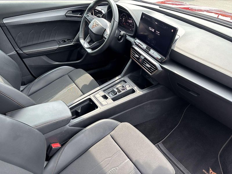 Cupra Formentor (2023) 1.4 TSI e-HYBRID DSG - fotka 10 z 30