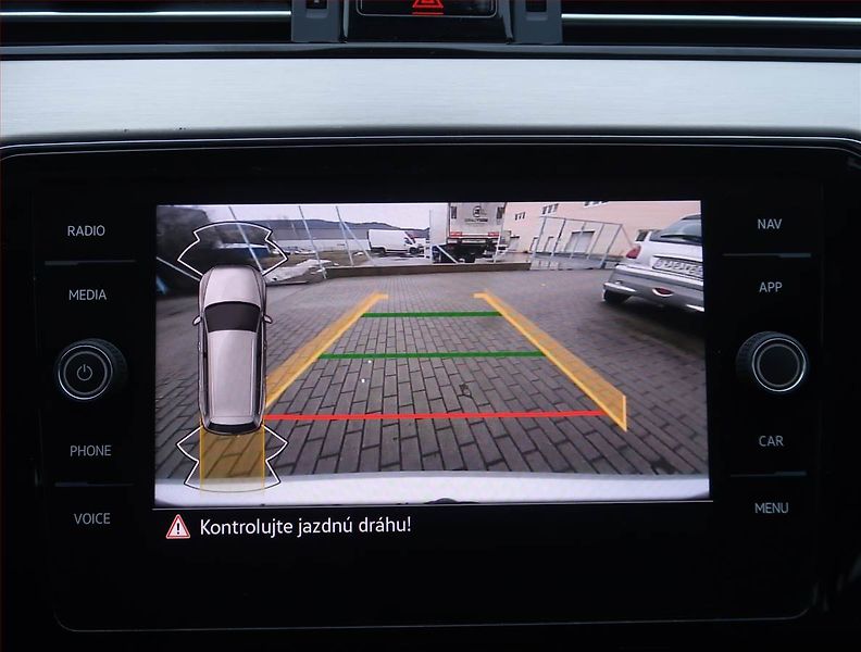 Volkswagen Passat (2021) 2.0 TDI, Automat, Kůže, Navi - fotka 19 z 20
