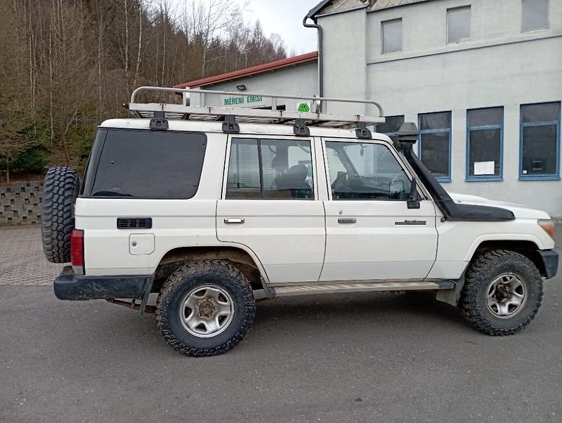 Toyota Ostatní (2009) HZJ 5 místná - fotka 16 z 31