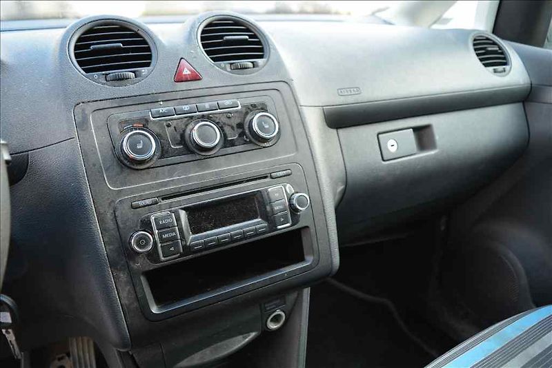 Volkswagen Caddy (2012) 2,0 TDI 4-MOTION MAXI - fotka 17 z 22