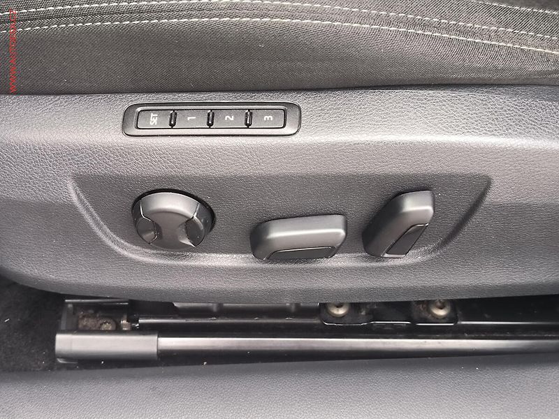 Škoda Superb (2017) 1.4 TSi, Style, bixen, panor - fotka 11 z 23