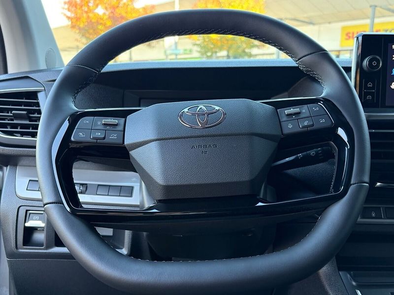 Toyota ProAce 2.0L Diesel  Family - fotka 6 z 17