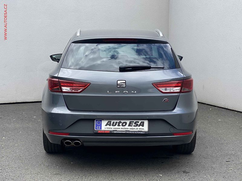 Seat Leon (2016) 2.0TDi, FR, LED, navi - fotka 5 z 19