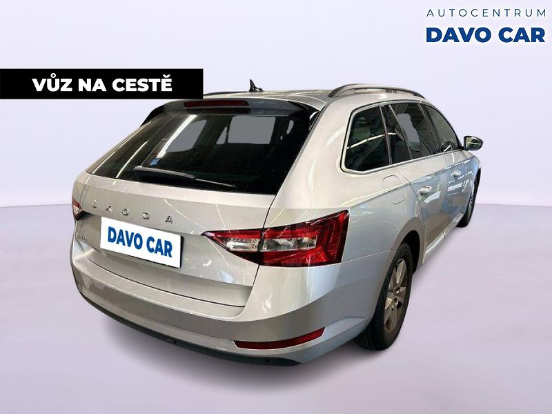 Škoda Superb 2.0 TDI 110kW Ambition Combi D - fotka 2 z 9