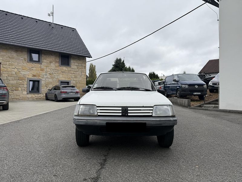 Peugeot 205 1.9 TD 51 kW - fotka 2 z 16