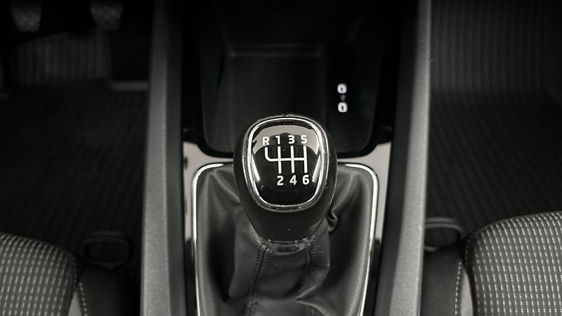 Škoda Octavia 2.0 TDI Ambition Combi - fotka 23 z 27