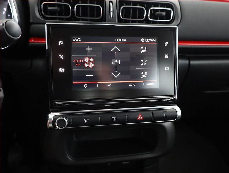 Citroën C3 (2018) 1.2 PureTech, ČR,1.maj - fotka 10 z 16